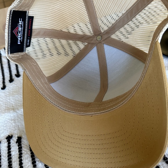 Kendra Scott Ball Cap Hat - Picture 2 of 4